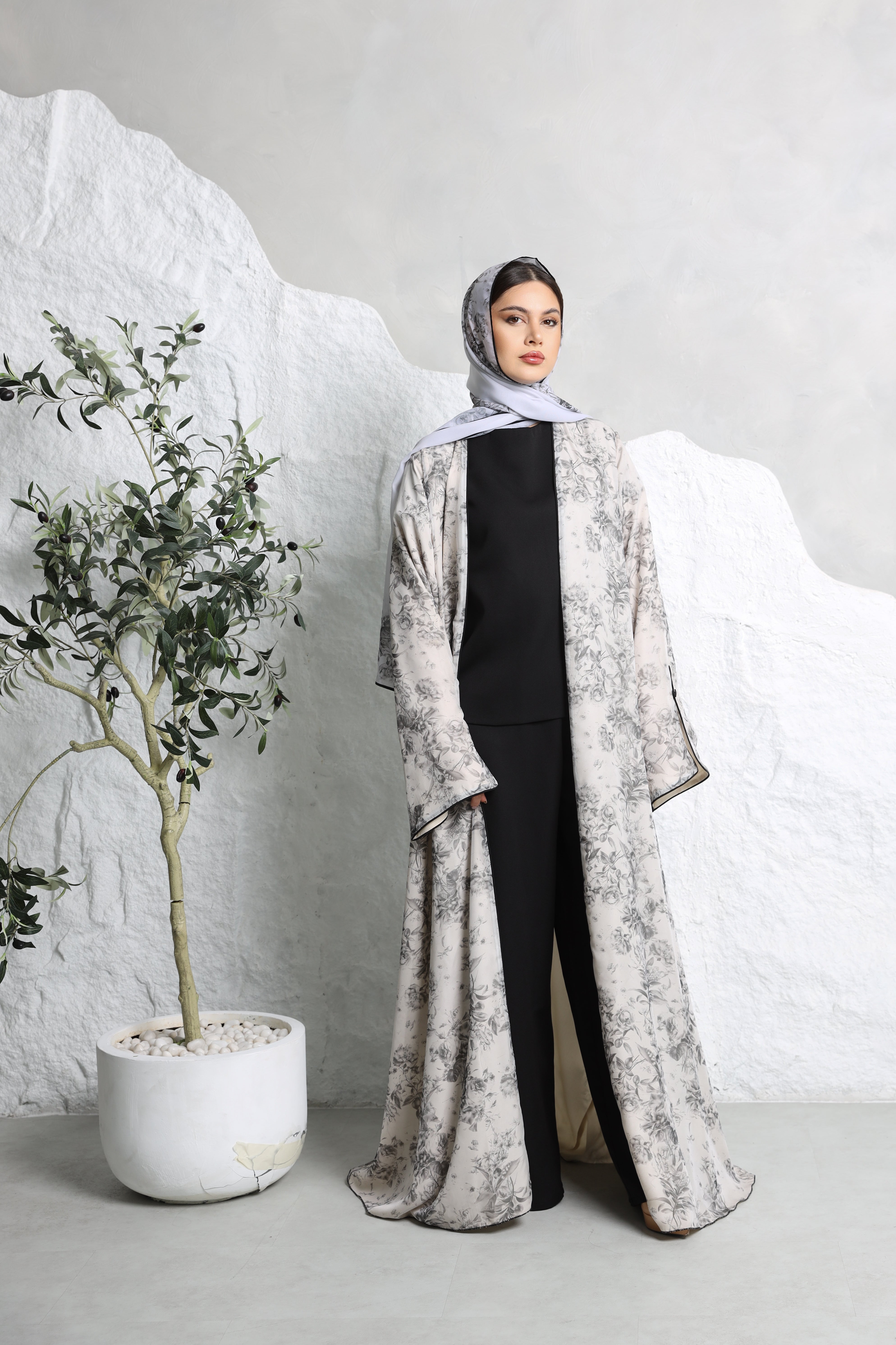 Floral Georgette Chiffon Abaya – Soft Grey Garden Print