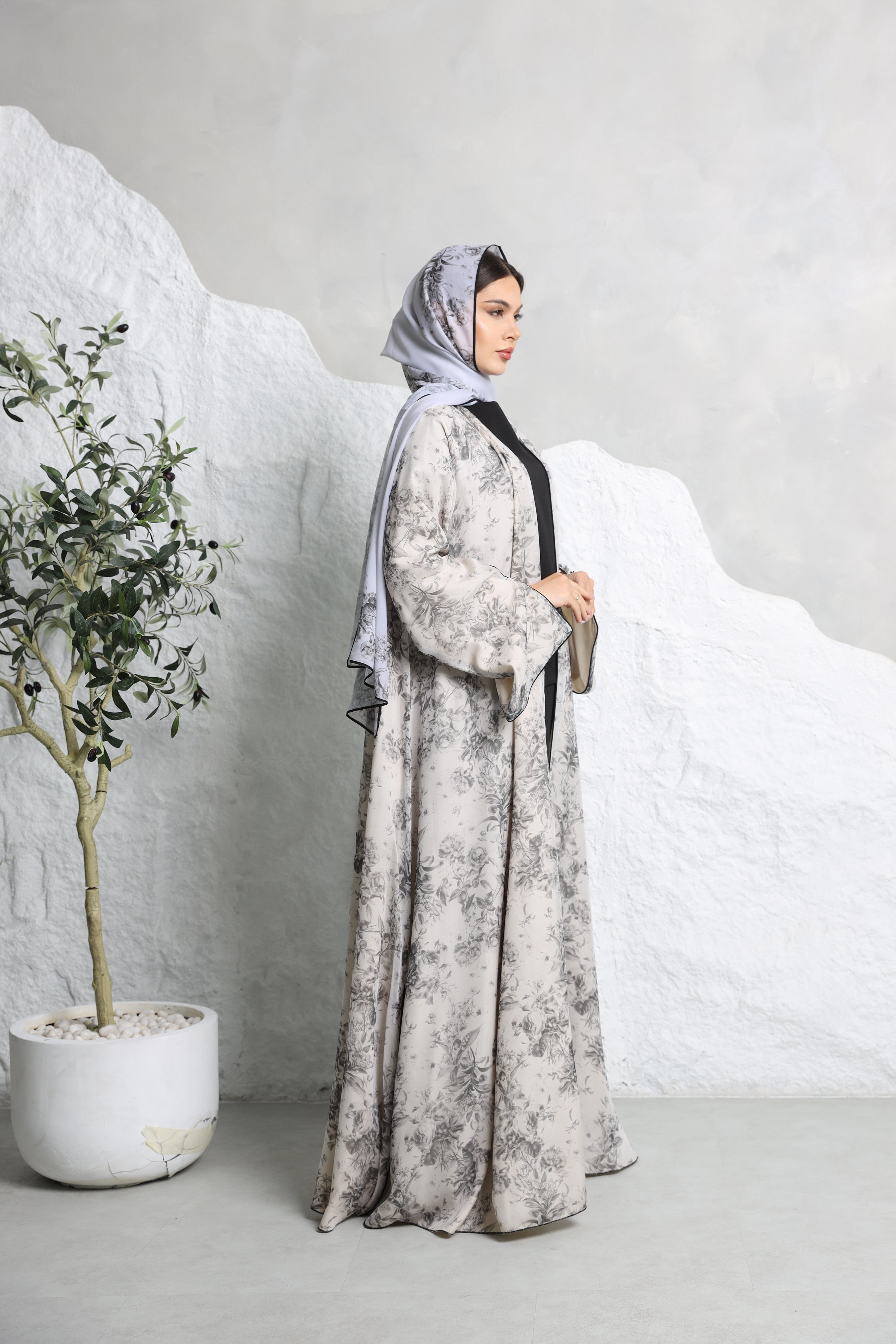 Floral Georgette Chiffon Abaya – Soft Grey Garden Print