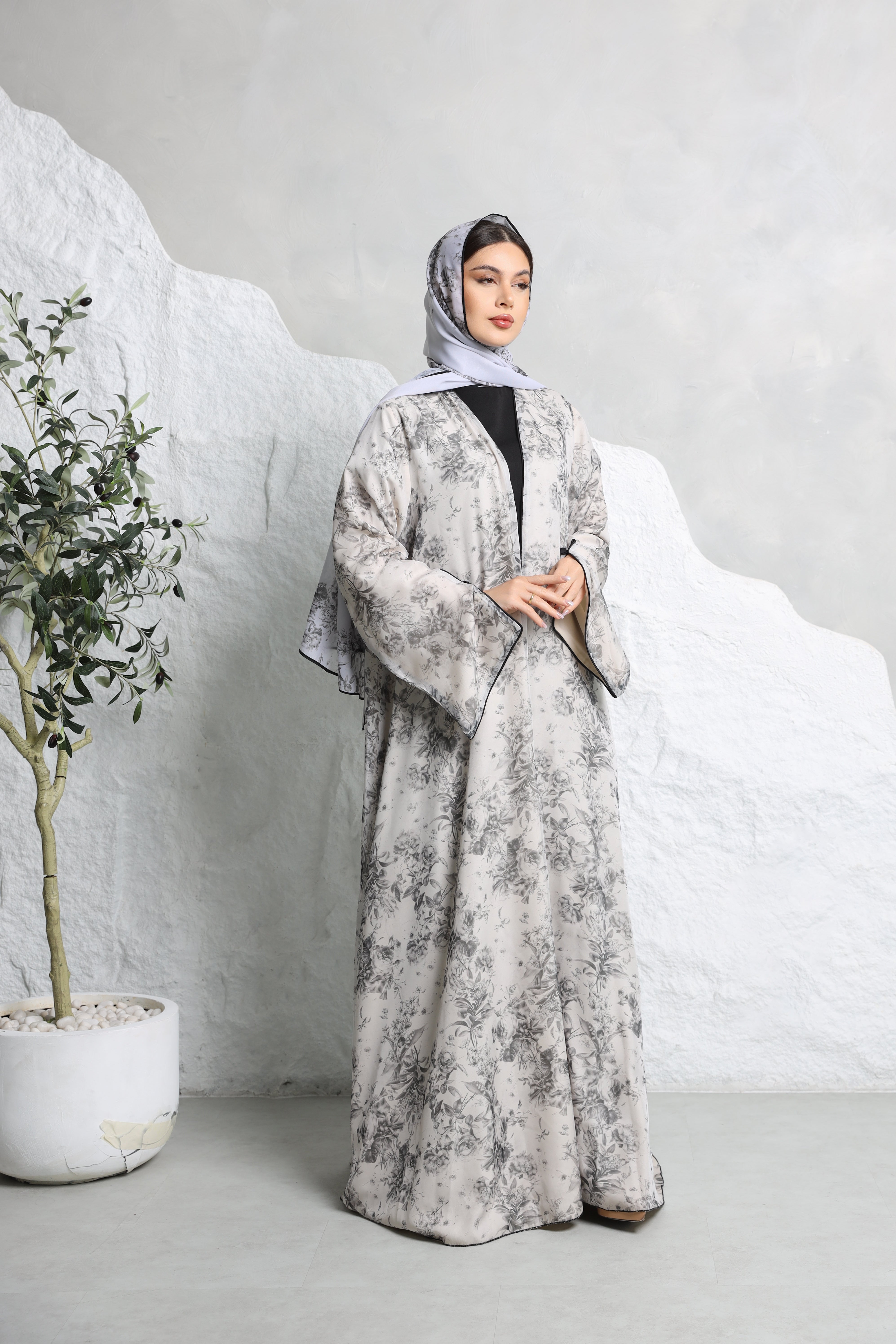 Floral Georgette Chiffon Abaya – Soft Grey Garden Print