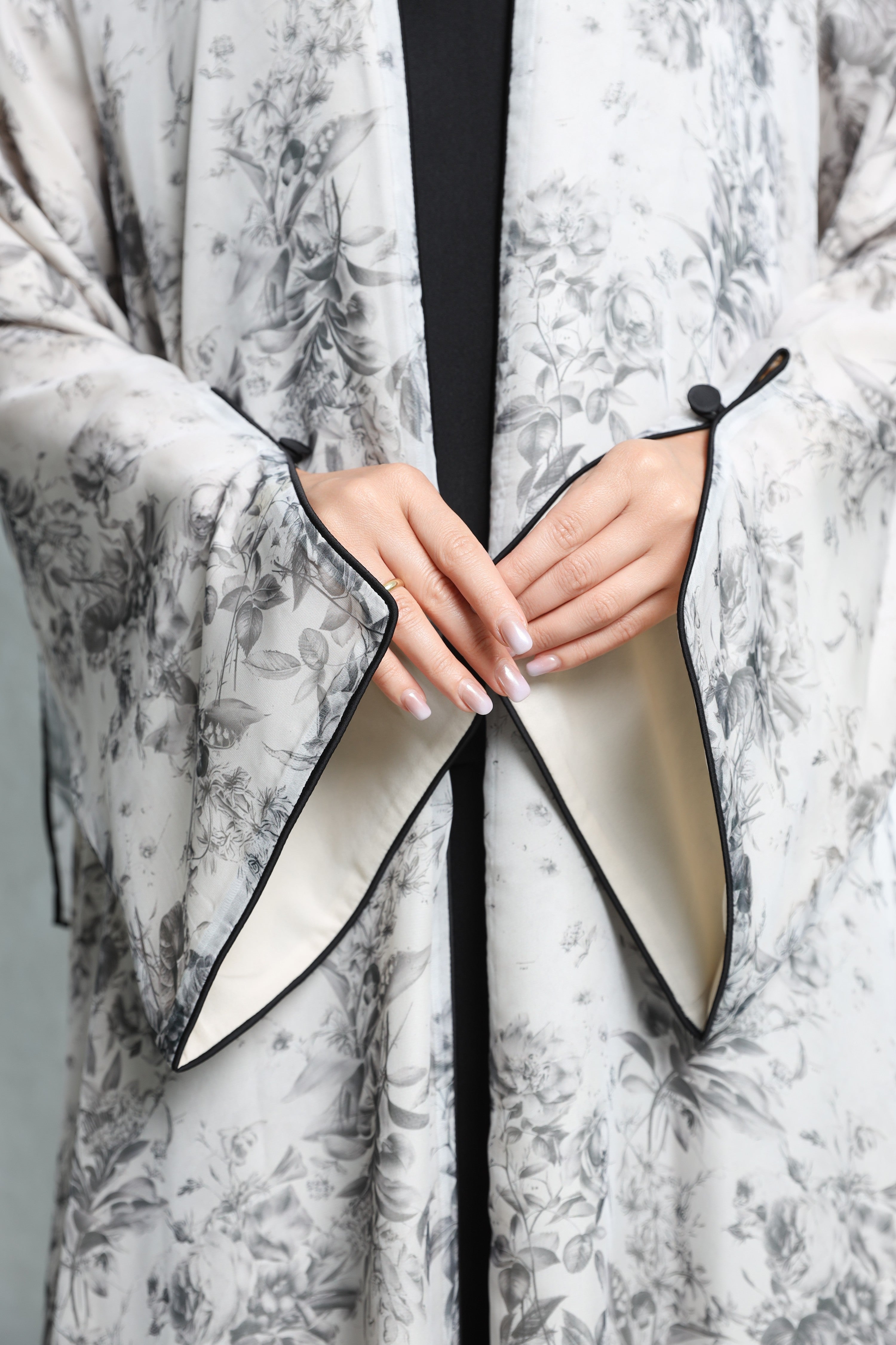 Floral Georgette Chiffon Abaya – Soft Grey Garden Print